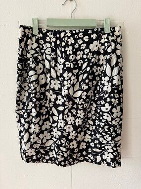 Liz Claiborne | Vintage Silk Floral Print Midi Skirt | Luxury Summer | Medium